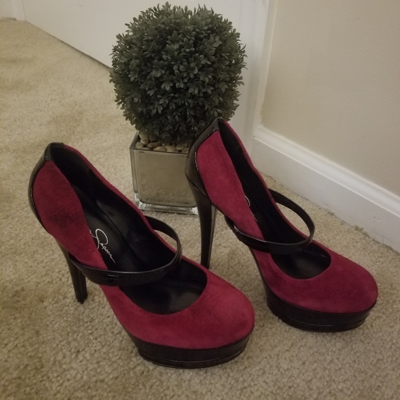 Shoe - Picture 4 of 8